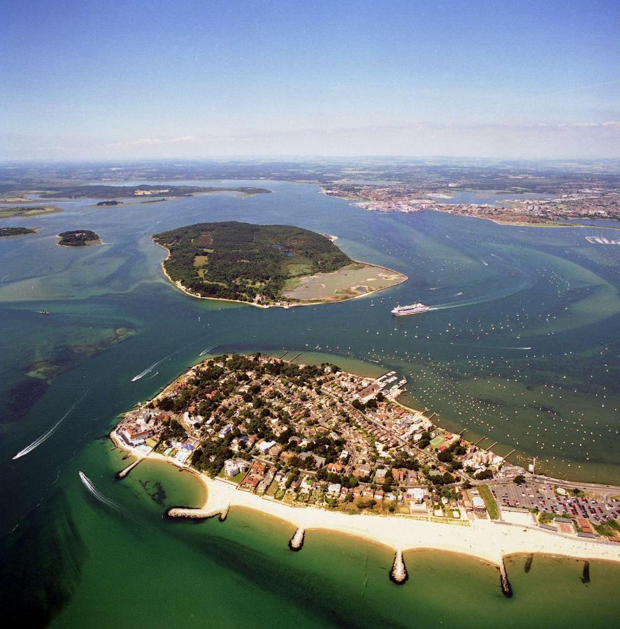 Ocean Escape Villa Poole Buitenkant foto